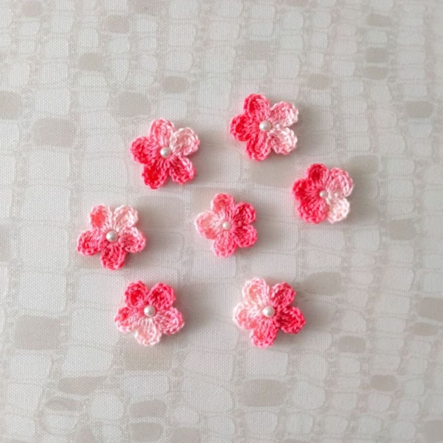 Souad - fra hvit til rosa - påført blomst
