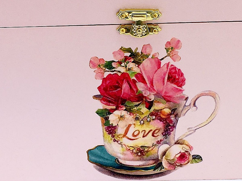 Trekasse og glasslokk. Modell : rose te