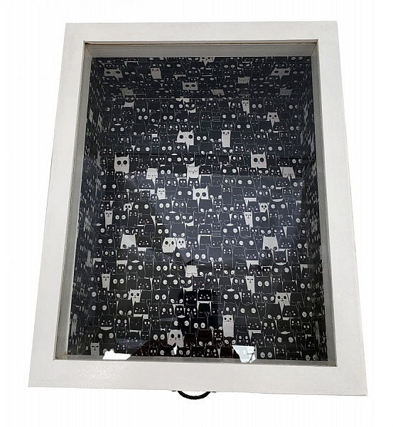 Trekasse med glasslokk. Modell : kj&aelig;rlighet katt