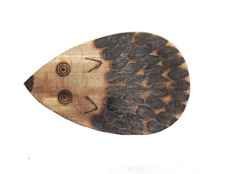 Flaske&aring;pner / flaske&aring;pner i b&oslash;ketre modell : pinnsvin