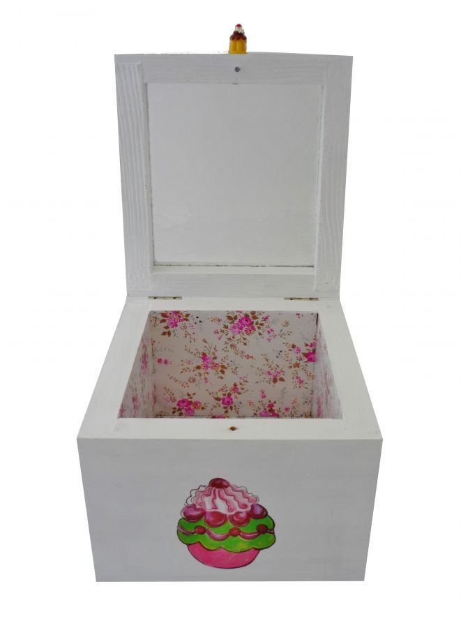 Liten eske i massivt tre med hvit cupcake-dekorasjon