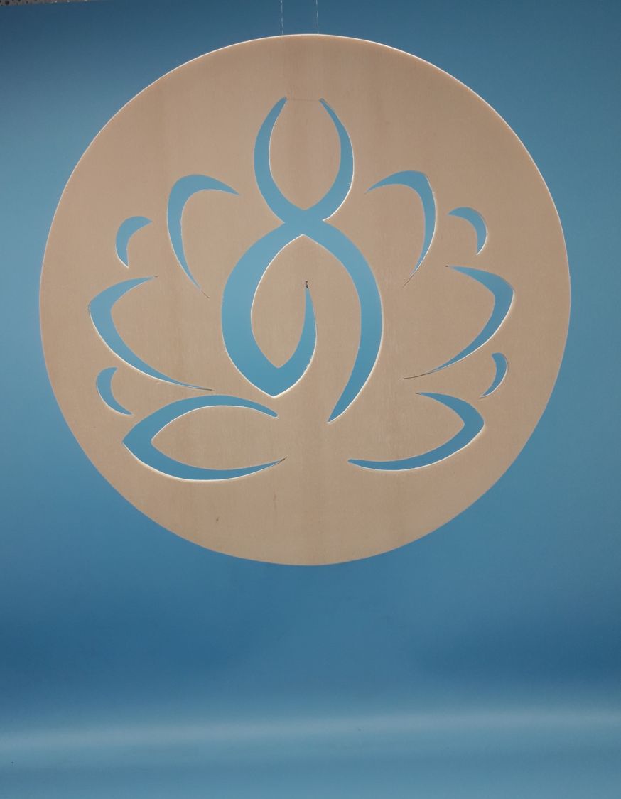 Sittende kvinne i lotus (liten størrelse)