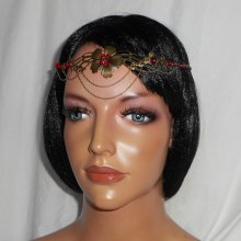 Bronse tiara med røde bohemske krystallperler og blomsterdesign