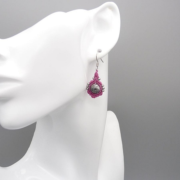 Candy rosa mikro-makram&eacute; &oslash;redobber med s&oslash;lv blad jaspis perler