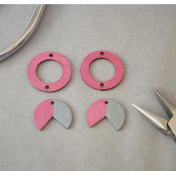 Tre geometriske anheng &oslash;reringer Fuchsia og gr&aring;