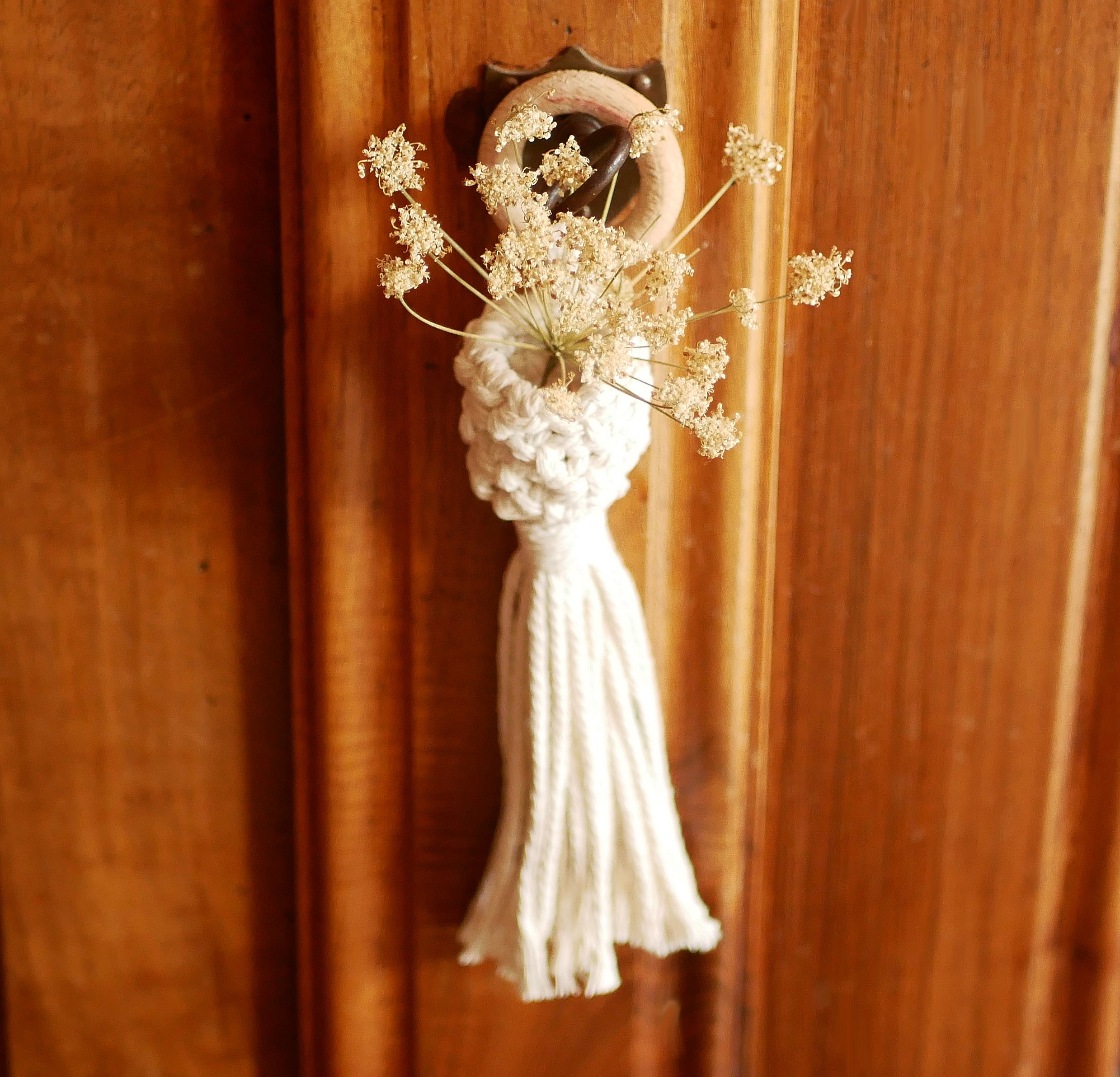 Mini suspension pour plantes en macram&eacute; corde coton &eacute;cru ou rouille