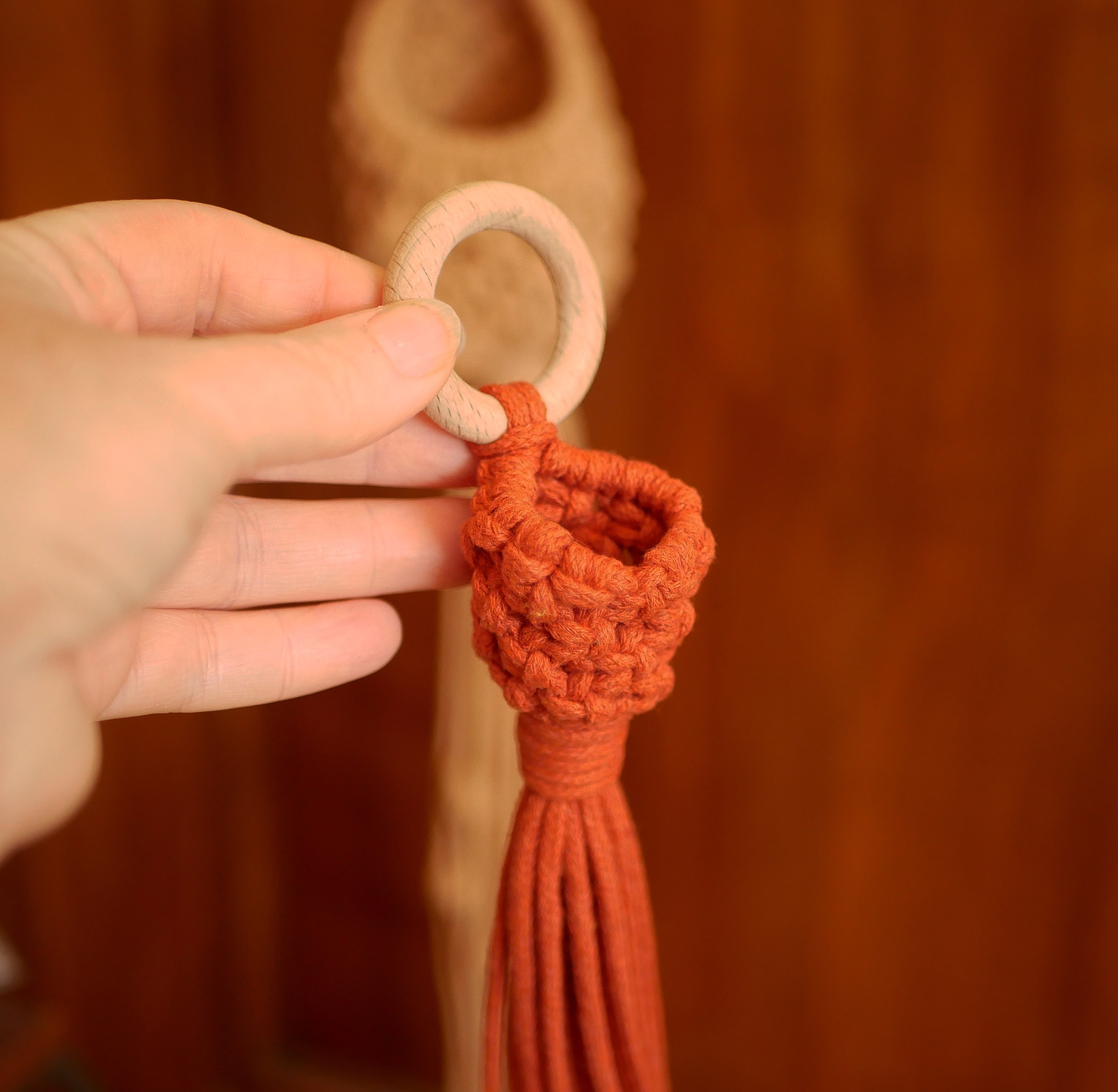 Mini suspension pour plantes en macram&eacute; corde coton &eacute;cru ou rouille