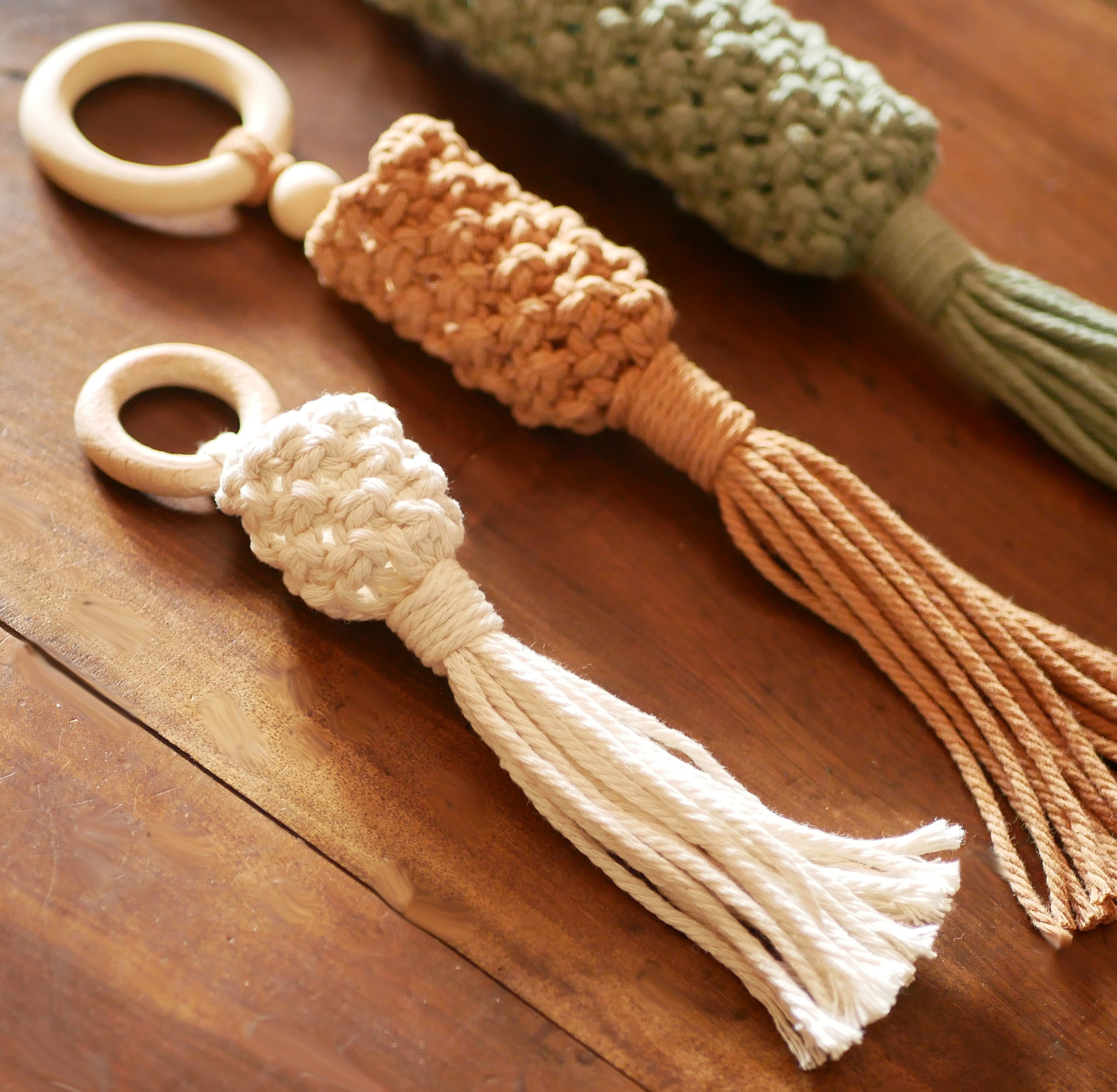 Petite suspension en macram&eacute; pour mini plantes avec corde coton Beige sable