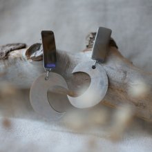 Øredobber i sølvbelagt patinert tre 
