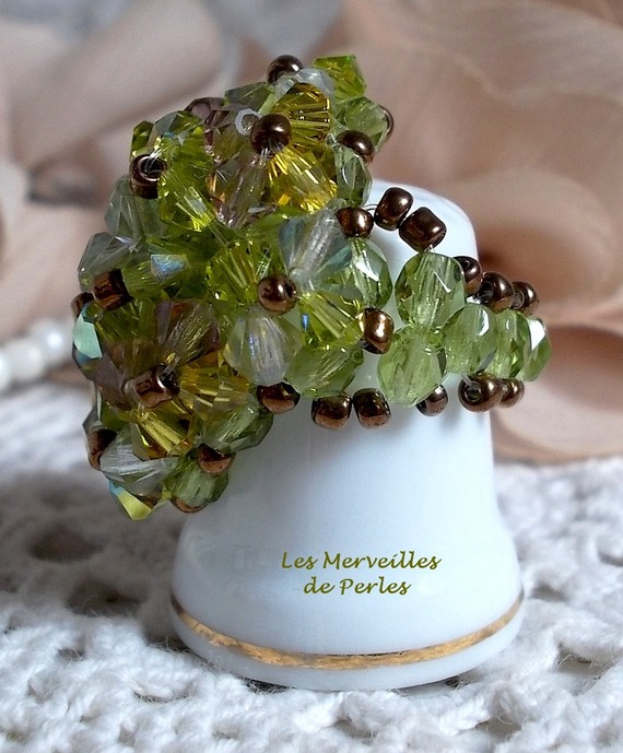 Swarovski krystallring med fasetter og snurrende topper