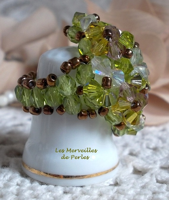 Swarovski krystallring med fasetter og snurrende topper