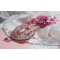 Pink Lily halskjede med hvit Howlite edelsten, frøperler, blonder og forskjellige perler Haute-Couture stil