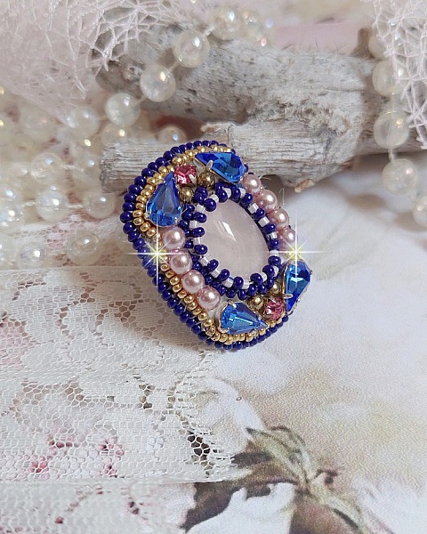 Amazon Gabrielle ring brodert med kvarts og Swarovski-krystaller