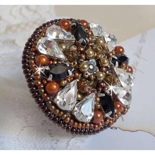Amber Romance-ring brodert med Swarovski Crystal og Black, magiske perler og fr&oslash;perler