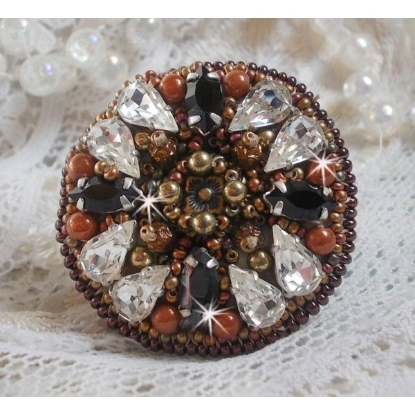 Amber Romance-ring brodert med Swarovski Crystal og Black, magiske perler og fr&oslash;perler
