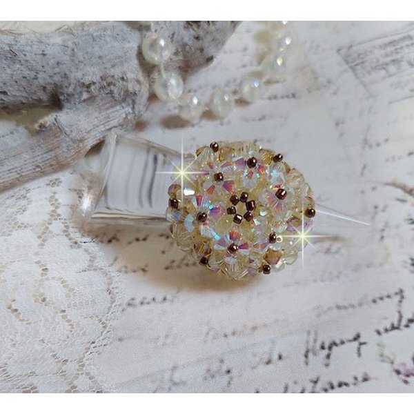 Aurora-ring med fasetter og snurretopper i Swarovski-krystall