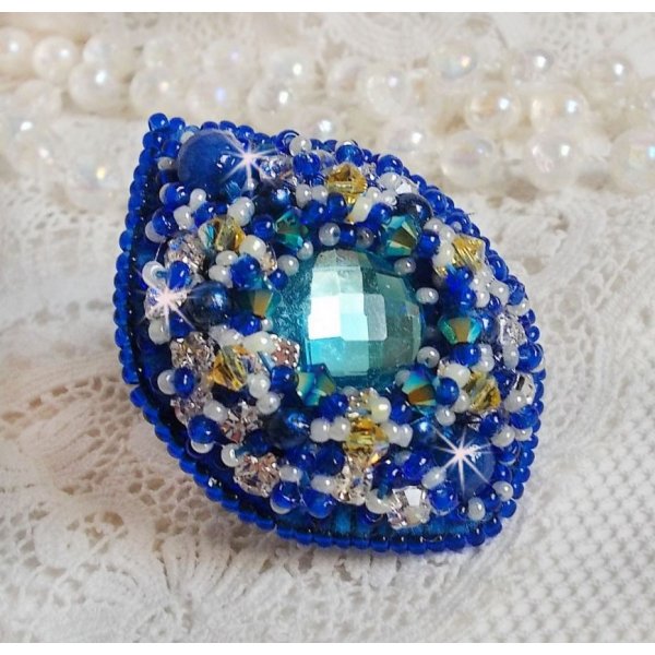 Blue Palace-ring, et autentisk design med bl&aring; fr&oslash;perler og Swarovski-krystaller.
