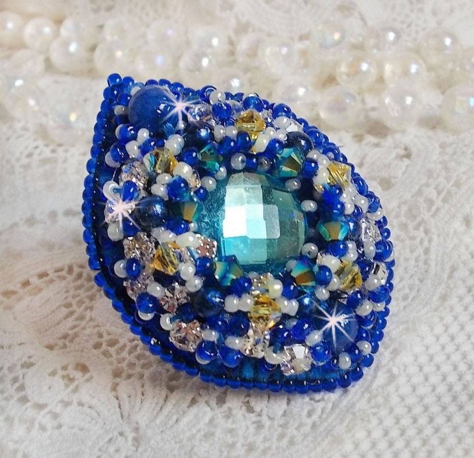 Blue Palace-ring, et autentisk design med blå frøperler og Swarovski-krystaller.