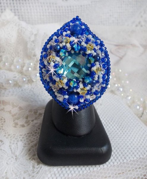 Blue Palace-ring, et autentisk design med bl&aring; fr&oslash;perler og Swarovski-krystaller.