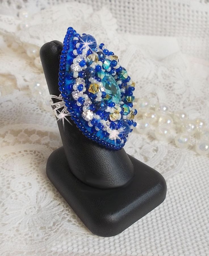 Blue Palace-ring, et autentisk design med blå frøperler og Swarovski-krystaller.