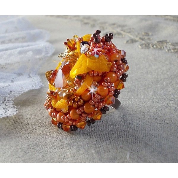 Les Rêves d'Acapulco-ring brodert med Swarovski-krystaller, Miyuki seed perler, glass og perler i en Chic Boho Ethnic-stil