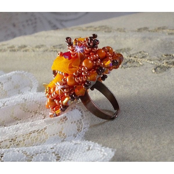 Les Rêves d'Acapulco-ring brodert med Swarovski-krystaller, Miyuki seed perler, glass og perler i en Chic Boho Ethnic-stil