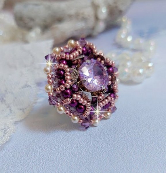 Kinesisk Purple Stone-ring brodert med Swarovski-krystaller og frø perler