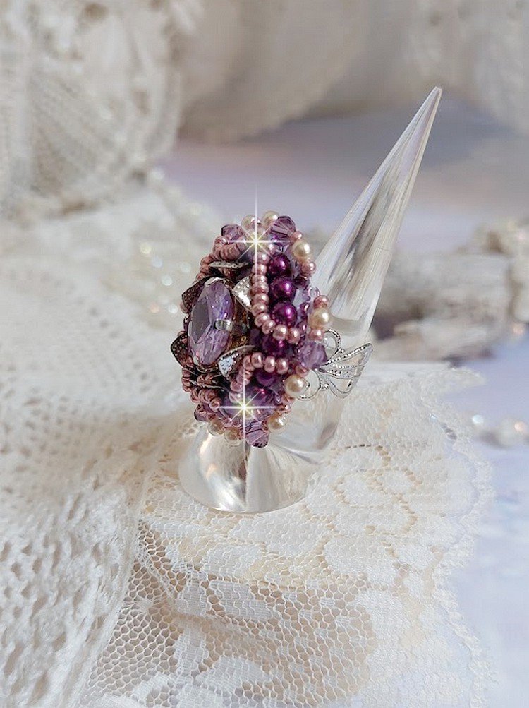 Kinesisk Purple Stone-ring brodert med Swarovski-krystaller og frø perler