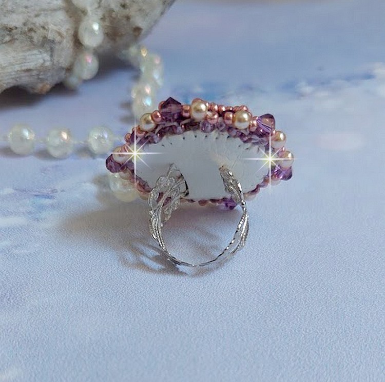 Kinesisk Purple Stone-ring brodert med Swarovski-krystaller og frø perler