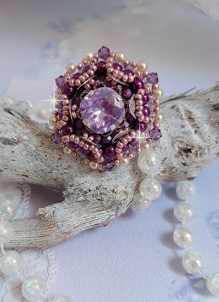 Kinesisk Purple Stone-ring brodert med Swarovski-krystaller og frø perler