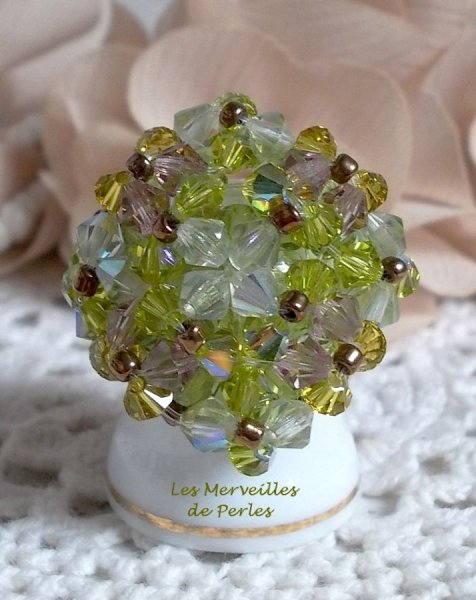 Swarovski krystallring med fasetter og snurrende topper