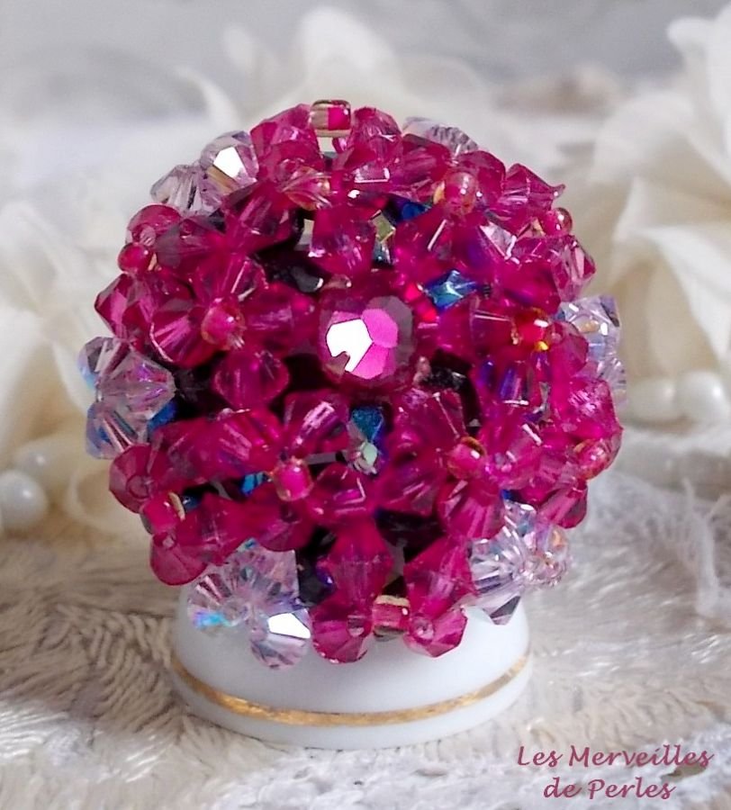 Hibiskusring med Swarovski krystallfasetter og spinnere