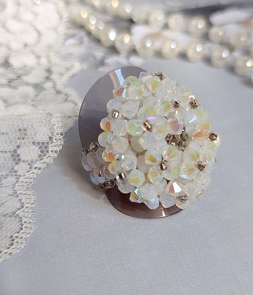 Krystallring med Swarovski krystallfasetter og spinnere