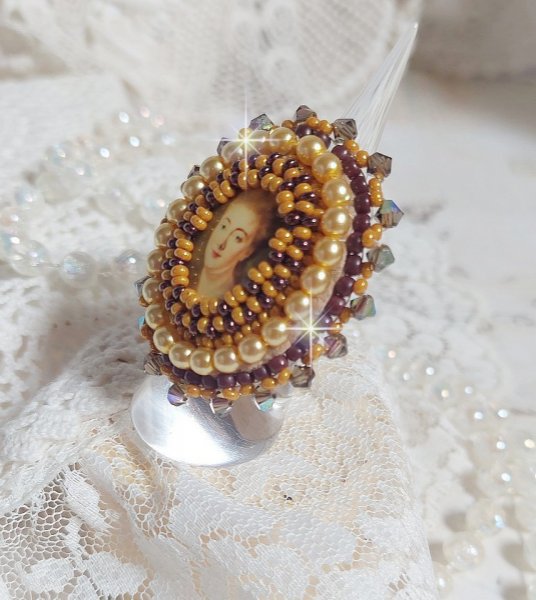 Mme de Pompadour-ring brodert med perleperler, Swarovski-krystall, en veldig vakker forf&oslash;ring