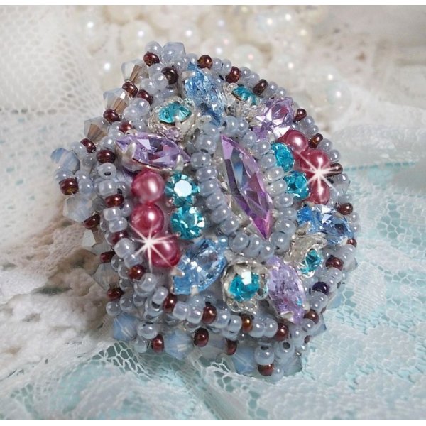 Mademoiselle Bluse ring brodert med Swarovski-krystaller og vakre perler av kvalitet