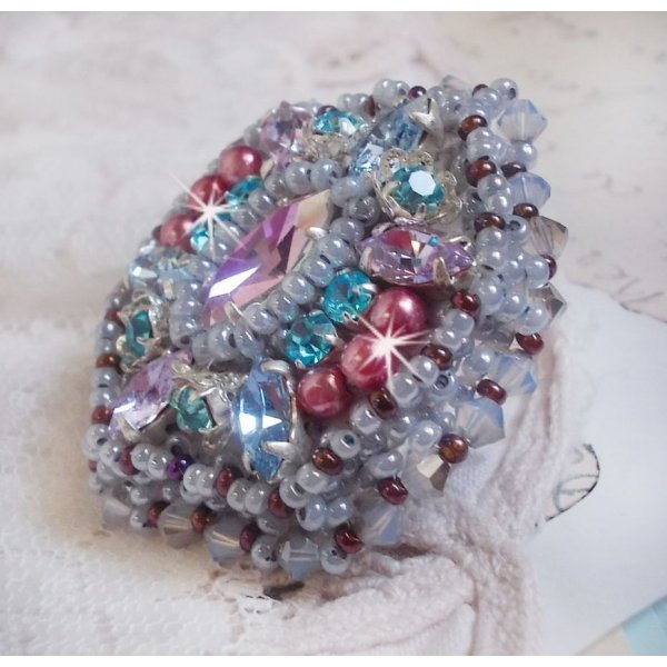 Mademoiselle Bluse ring brodert med Swarovski-krystaller og vakre perler av kvalitet