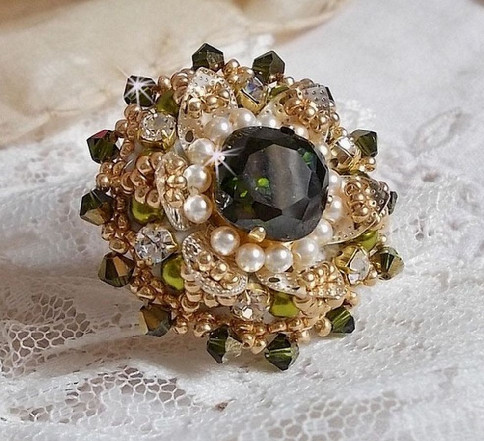 Ring L'Oiseau des Iles Green Silver brodert med perler, Swarovski-krystaller og frøperler