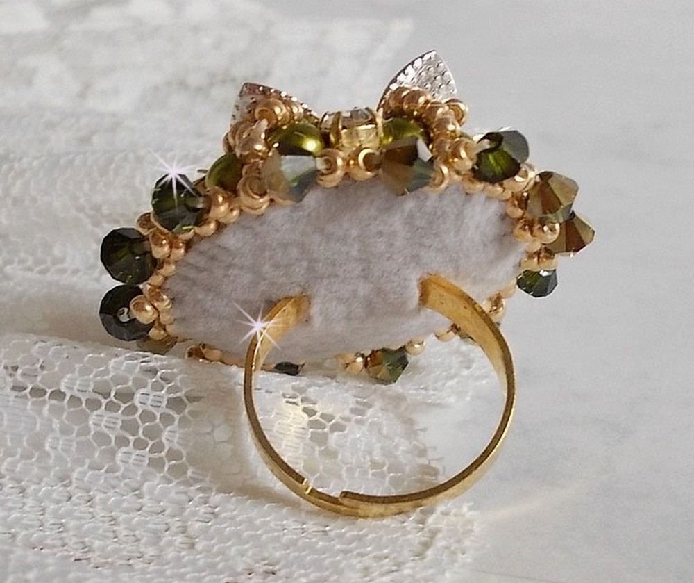 Ring L'Oiseau des Iles Green Silver brodert med perler, Swarovski-krystaller og frøperler