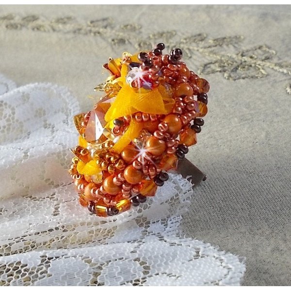 Les Rêves d'Acapulco-ring brodert med Swarovski-krystaller, Miyuki seed perler, glass og perler i en Chic Boho Ethnic-stil