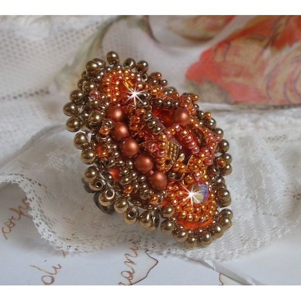 Bague Soufle d'Automne Ethnique avec un cabochon topaz vintage