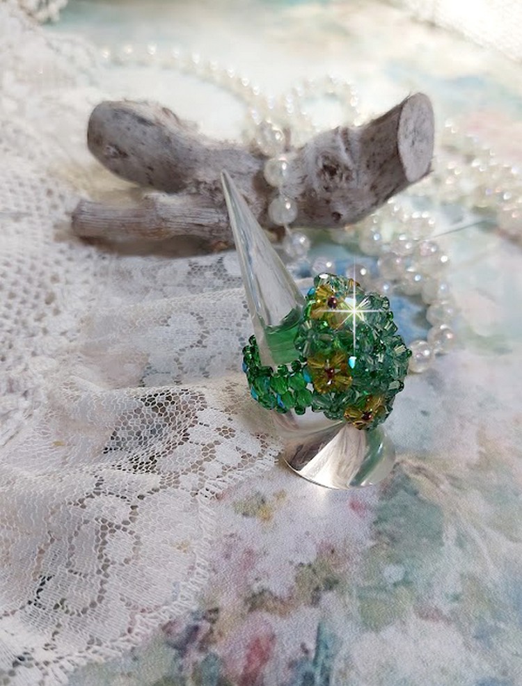 Tender Green Ring med Swarovski Crystal Facets og Spinners