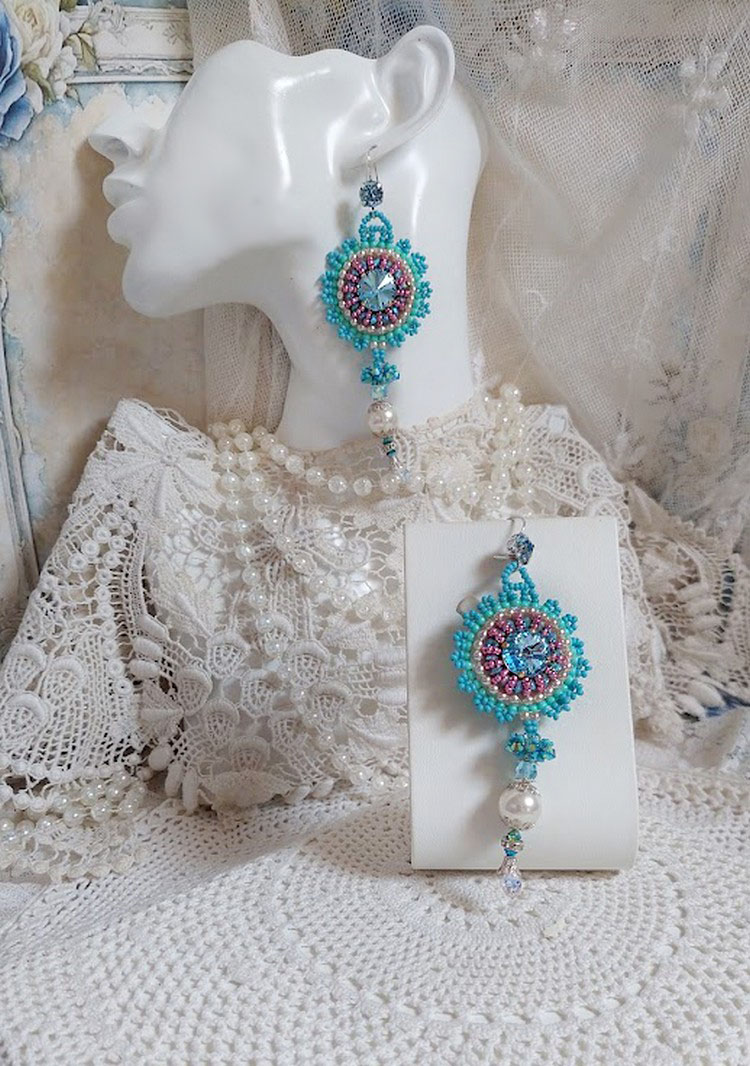 BO Beauty Alicia Blue brodert med Swarovski-krystaller, runde perleperler og Miyuki frøperler