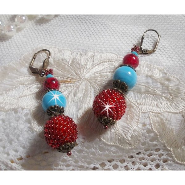 BO Bel'Art med glassperler og rocailler brodert p&aring; treperler