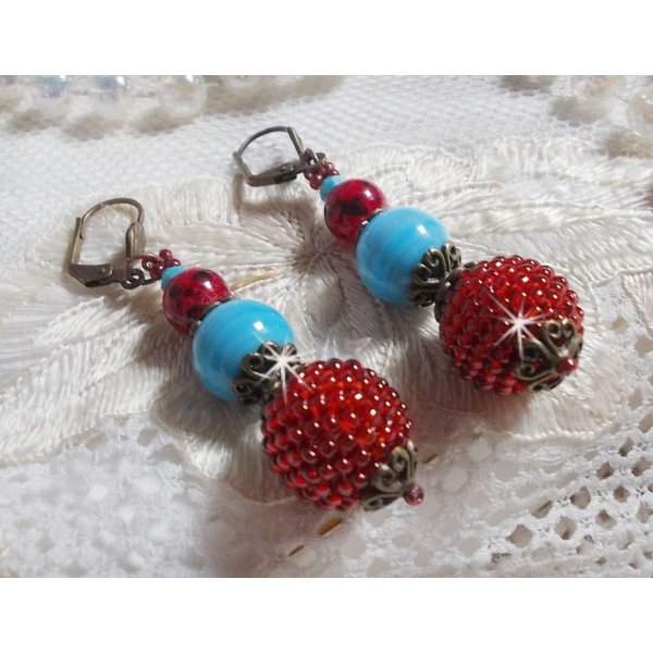 BO Bel'Art med glassperler og rocailler brodert p&aring; treperler