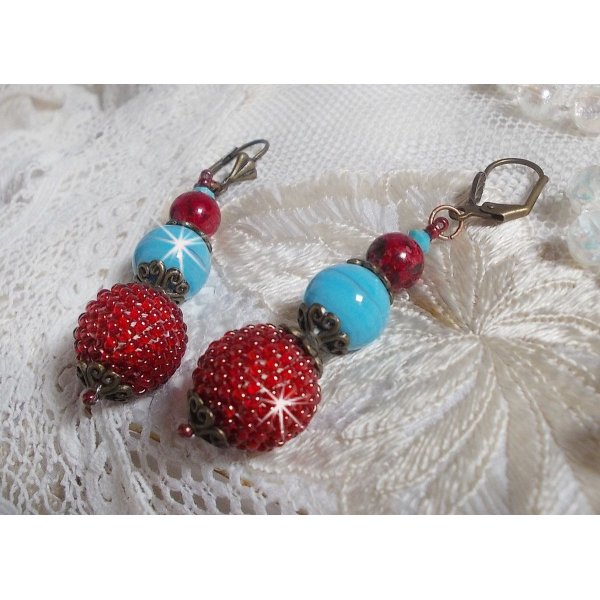 BO Bel'Art med glassperler og rocailler brodert p&aring; treperler