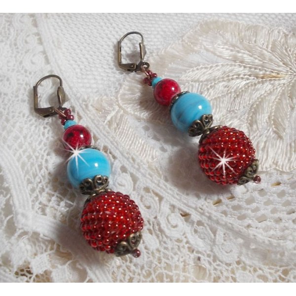 BO Bel'Art med glassperler og rocailler brodert p&aring; treperler