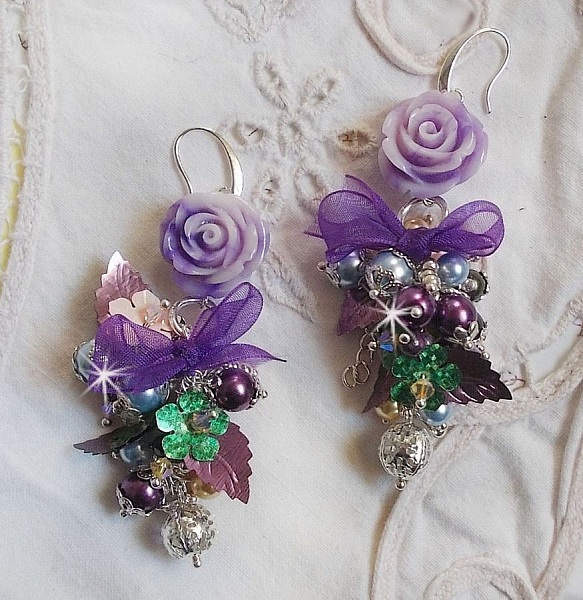 BO Bell'issim Violet et ivoire  avec des beaux Cristaux et perles semi-pr&eacute;cieuses