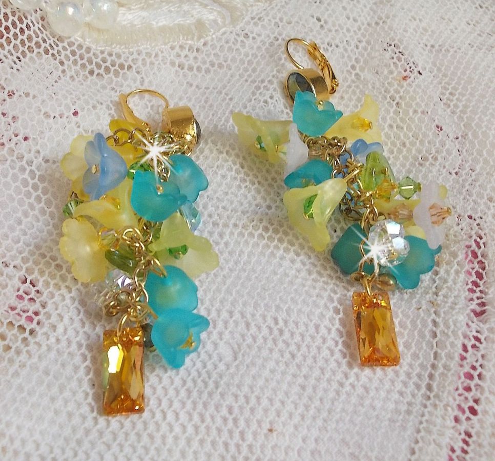BO Bella Yellow montert med Swarovski-krystaller, frostede blomster og perler 