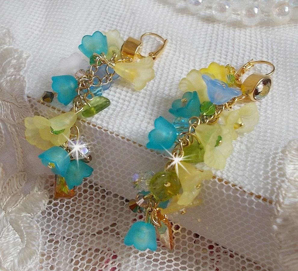 BO Bella Yellow montert med Swarovski-krystaller, frostede blomster og perler 