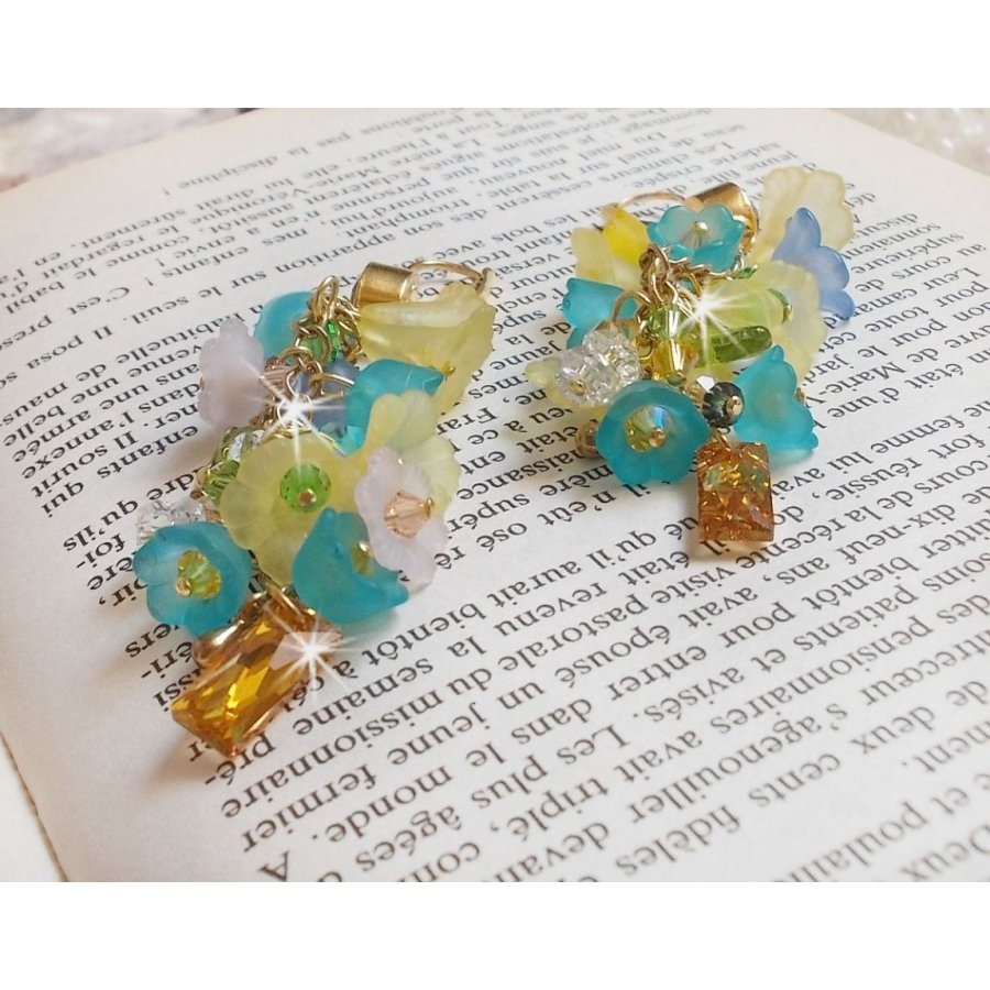 BO Bella Yellow montert med Swarovski-krystaller, frostede blomster og perler 